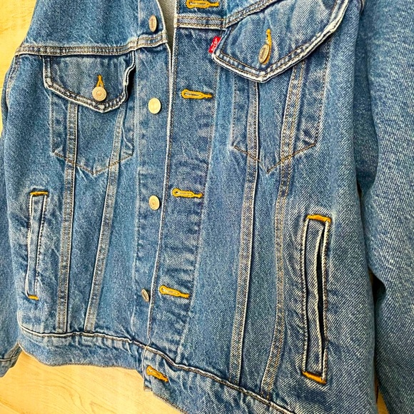Levi’s Trucker Jean Jacket - Picture 2 of 5